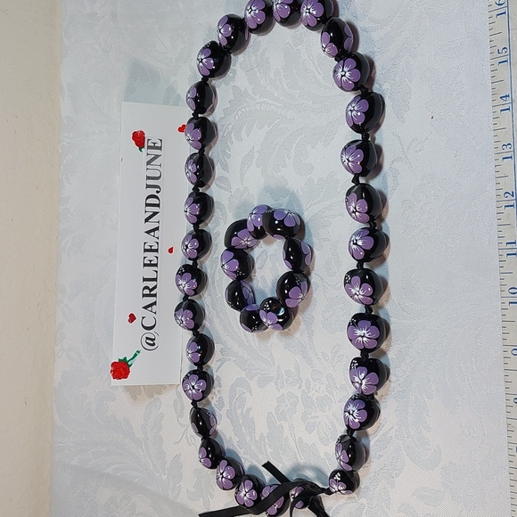 Accessories - Kykui nut, hand made necklace and bracelet. Beautiful black with lavender. Kykui